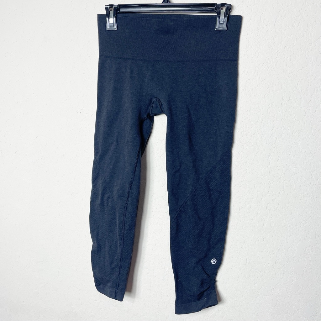 Lululemon Dark Gray Ribbed Crop Leggings Size 8